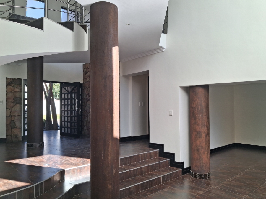 5 Bedroom Property for Sale in Greenstone Hill Gauteng