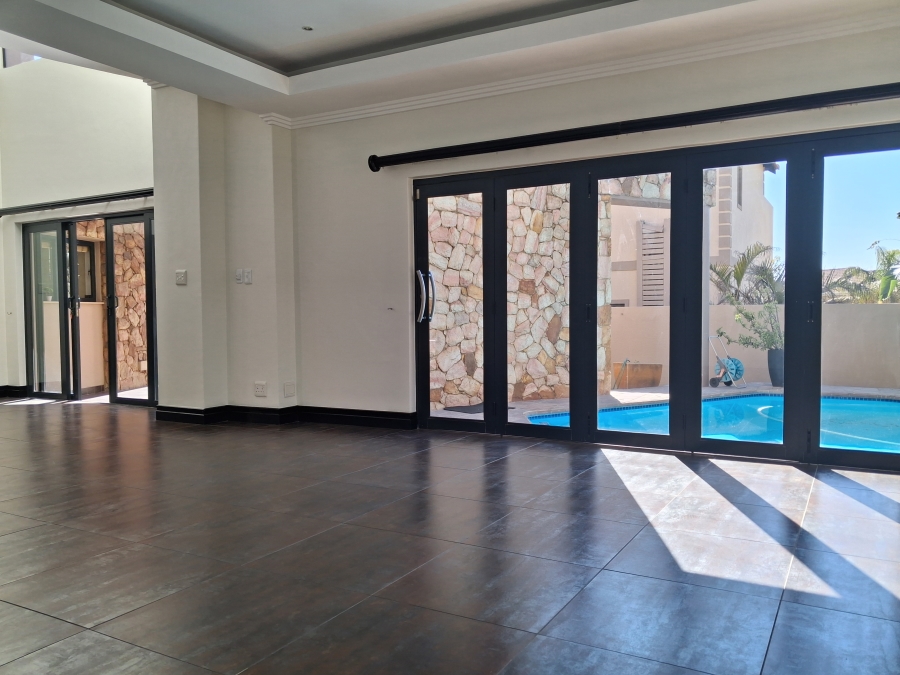 5 Bedroom Property for Sale in Greenstone Hill Gauteng