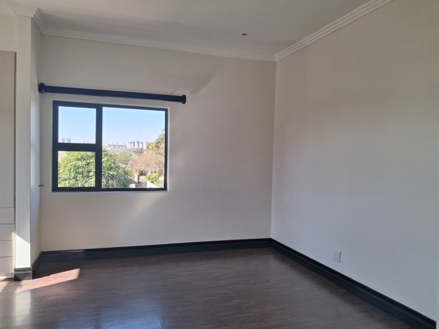 5 Bedroom Property for Sale in Greenstone Hill Gauteng