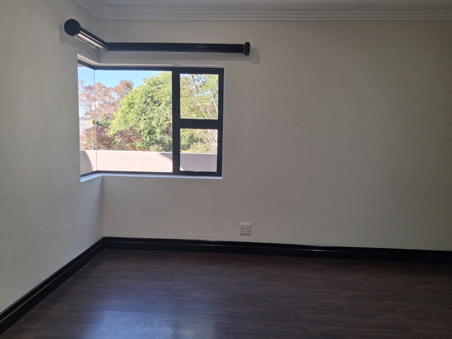 5 Bedroom Property for Sale in Greenstone Hill Gauteng