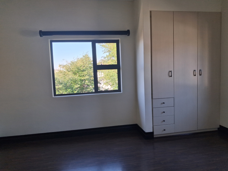 5 Bedroom Property for Sale in Greenstone Hill Gauteng