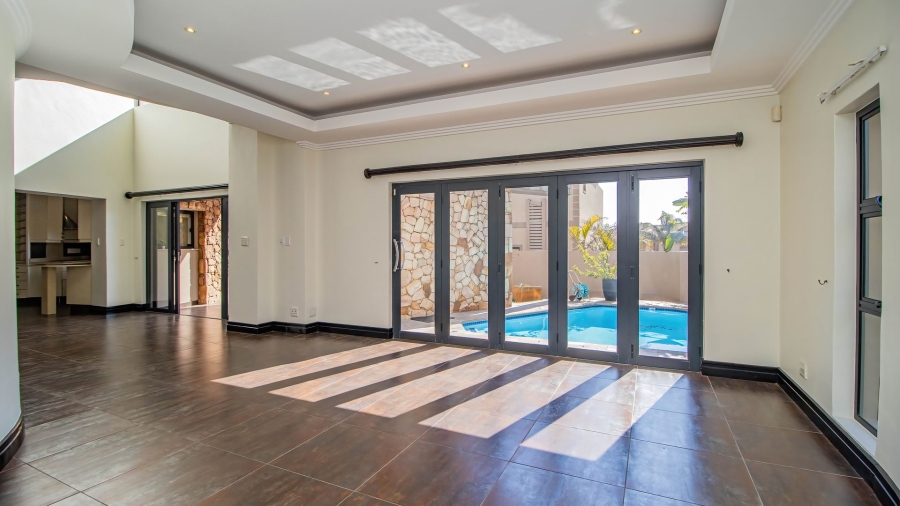5 Bedroom Property for Sale in Greenstone Hill Gauteng