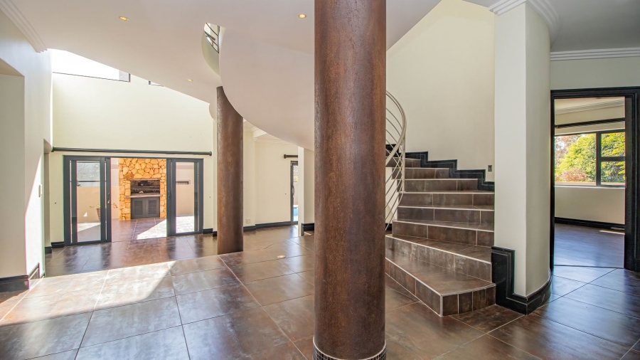5 Bedroom Property for Sale in Greenstone Hill Gauteng