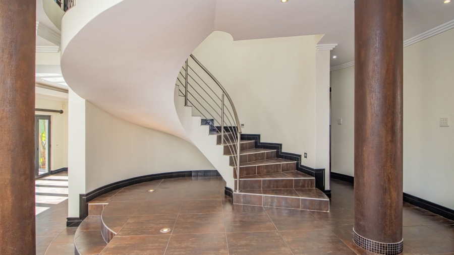 5 Bedroom Property for Sale in Greenstone Hill Gauteng