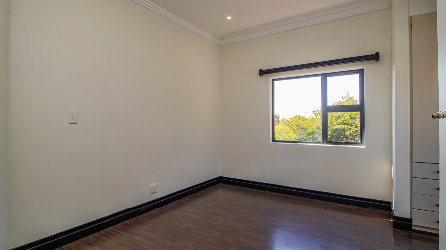 5 Bedroom Property for Sale in Greenstone Hill Gauteng