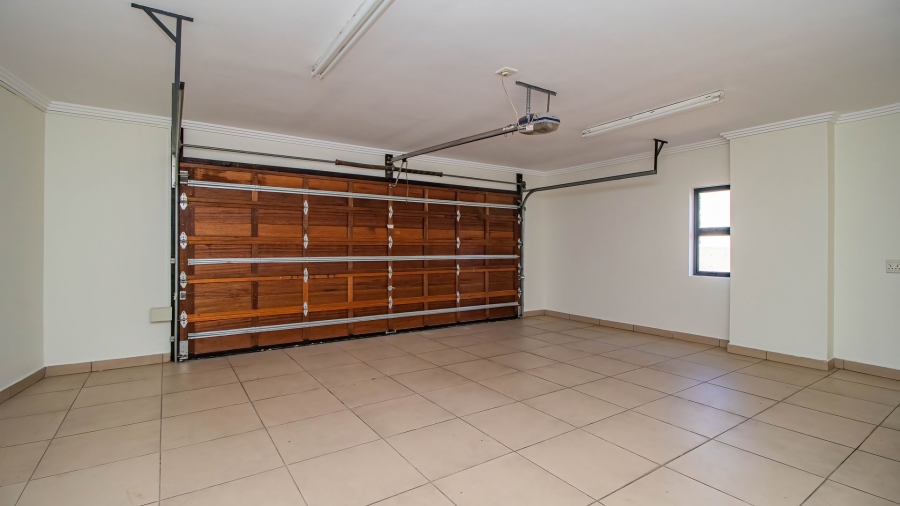 5 Bedroom Property for Sale in Greenstone Hill Gauteng