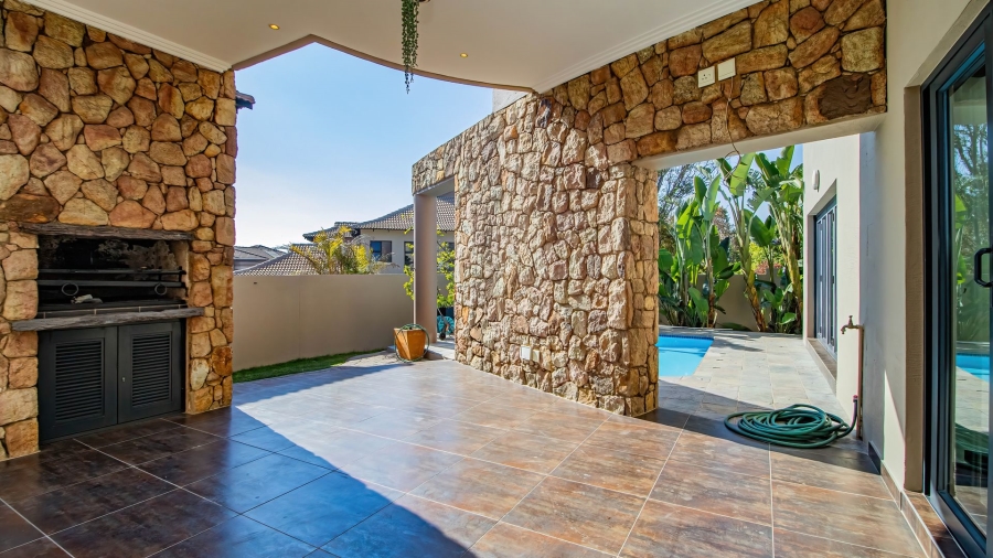 5 Bedroom Property for Sale in Greenstone Hill Gauteng