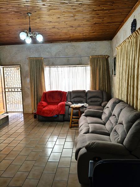 4 Bedroom Property for Sale in Suideroord Gauteng