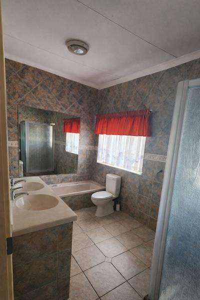 4 Bedroom Property for Sale in Suideroord Gauteng
