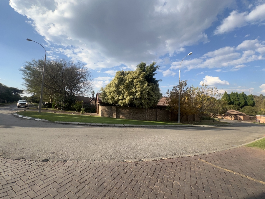 3 Bedroom Property for Sale in Weltevreden Gauteng