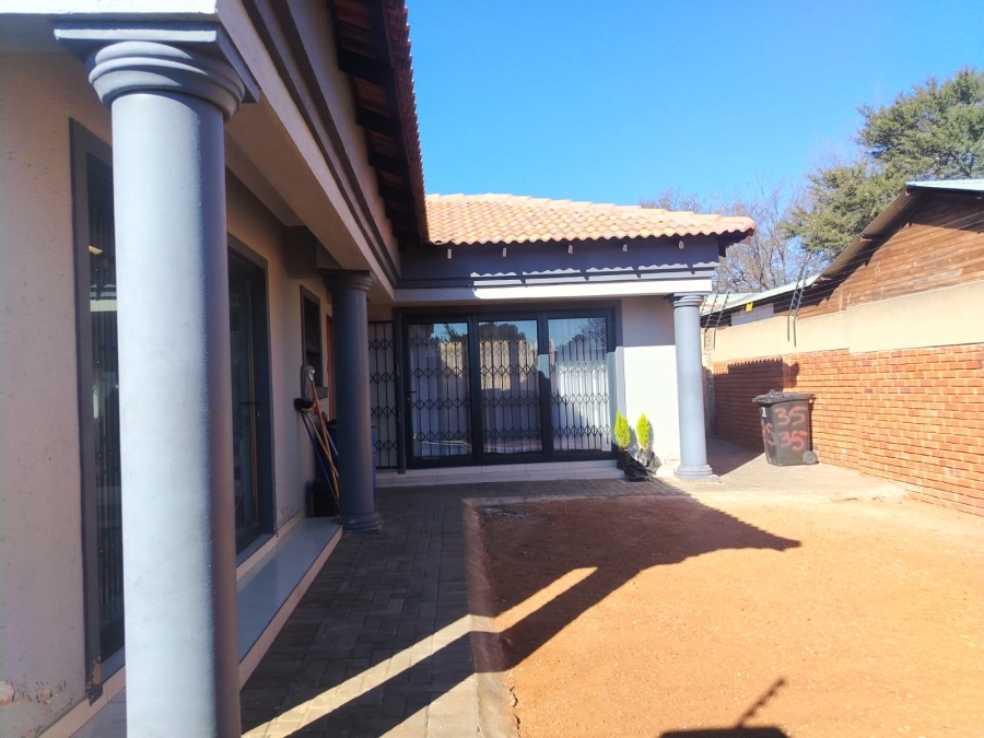 3 Bedroom Property for Sale in Denneoord Gauteng