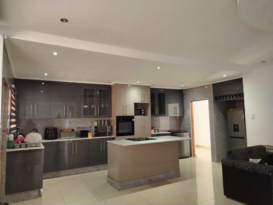 3 Bedroom Property for Sale in Denneoord Gauteng