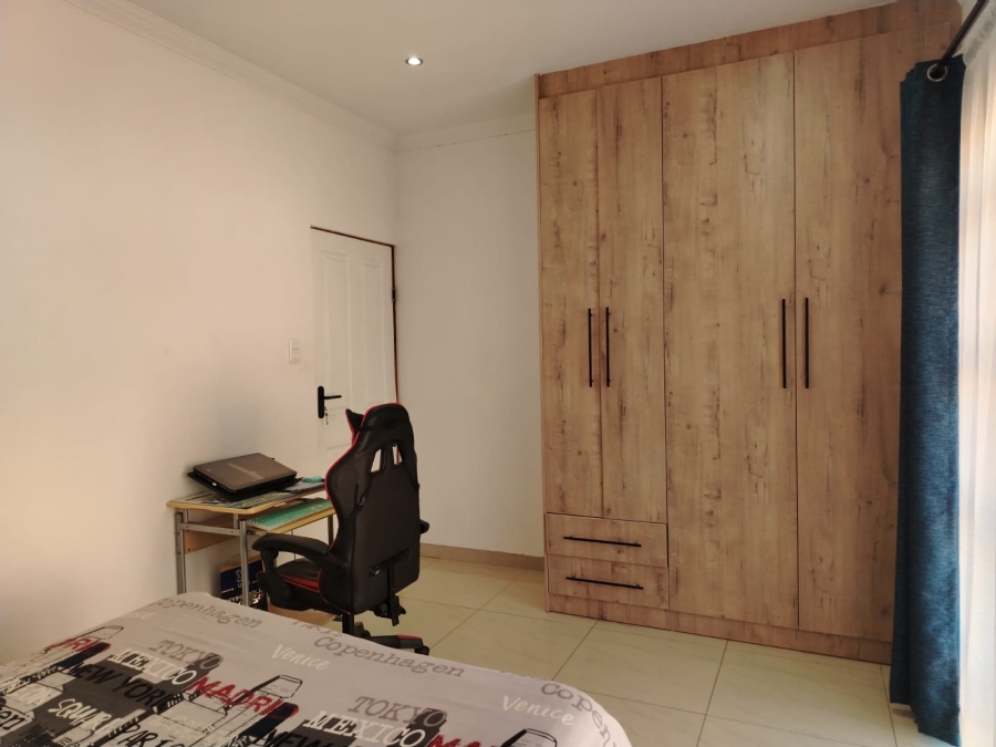 3 Bedroom Property for Sale in Denneoord Gauteng