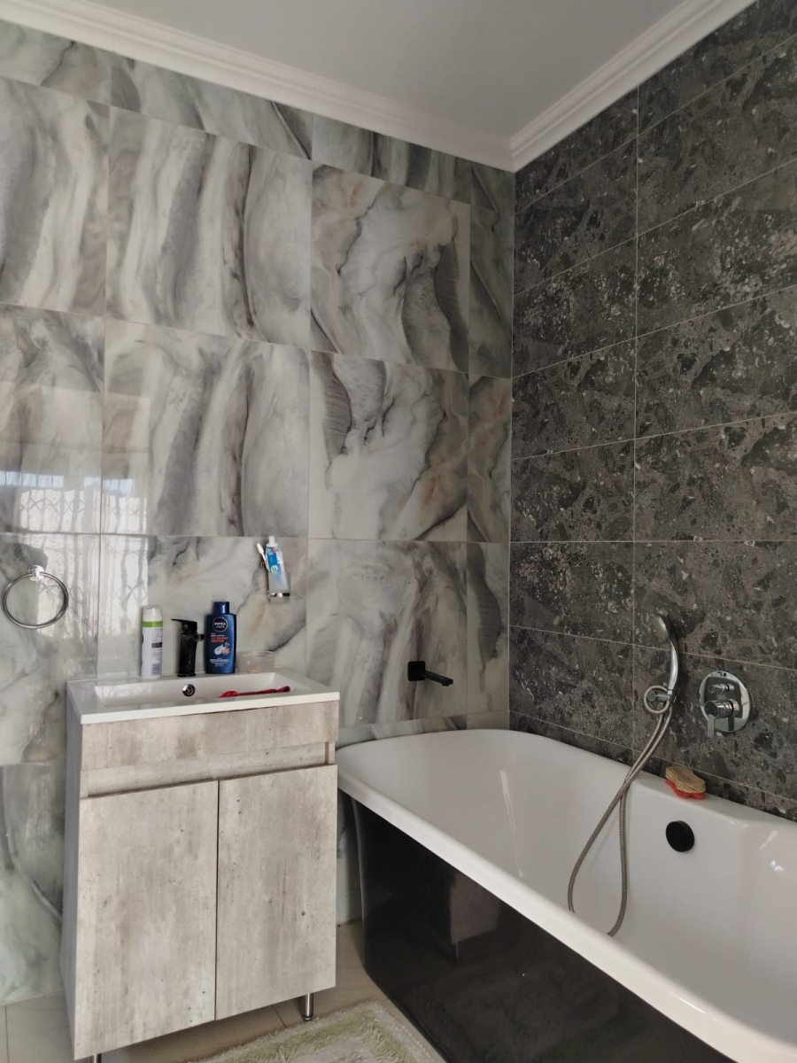 3 Bedroom Property for Sale in Denneoord Gauteng
