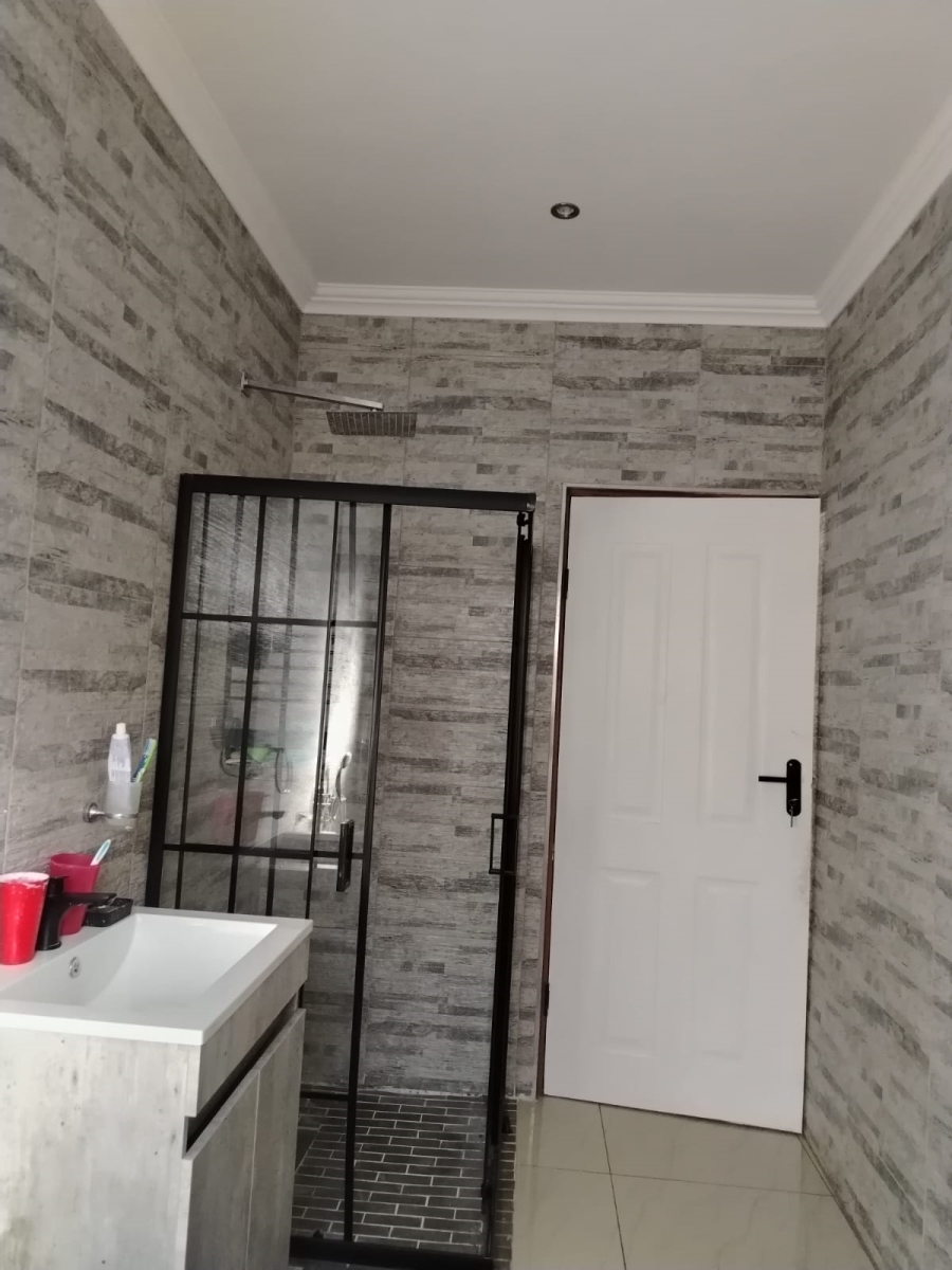 3 Bedroom Property for Sale in Denneoord Gauteng