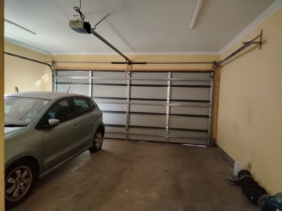 3 Bedroom Property for Sale in Denneoord Gauteng