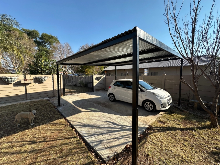 To Let 1 Bedroom Property for Rent in Waverley Gauteng