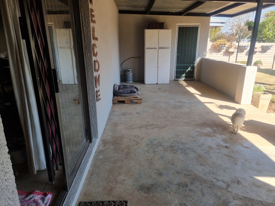 To Let 1 Bedroom Property for Rent in Waverley Gauteng