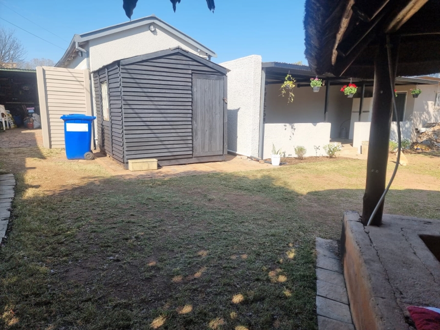 To Let 1 Bedroom Property for Rent in Waverley Gauteng