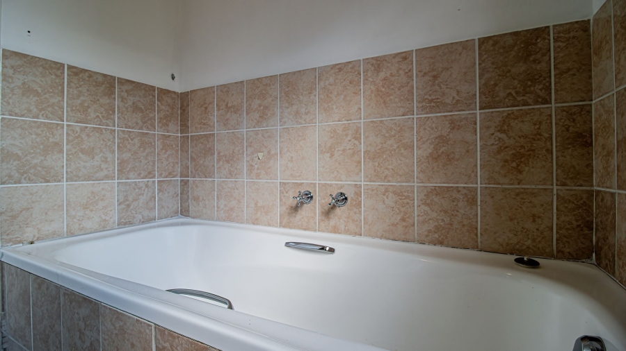 2 Bedroom Property for Sale in Paulshof Gauteng