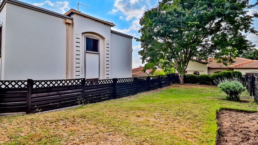 2 Bedroom Property for Sale in Paulshof Gauteng