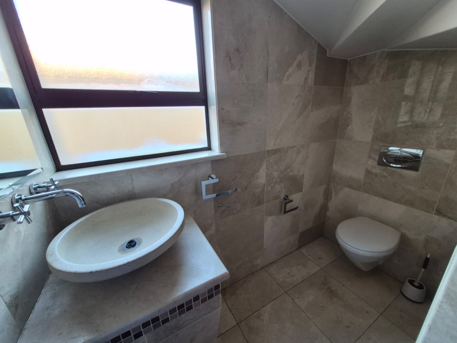 To Let 4 Bedroom Property for Rent in Bedfordview Gauteng