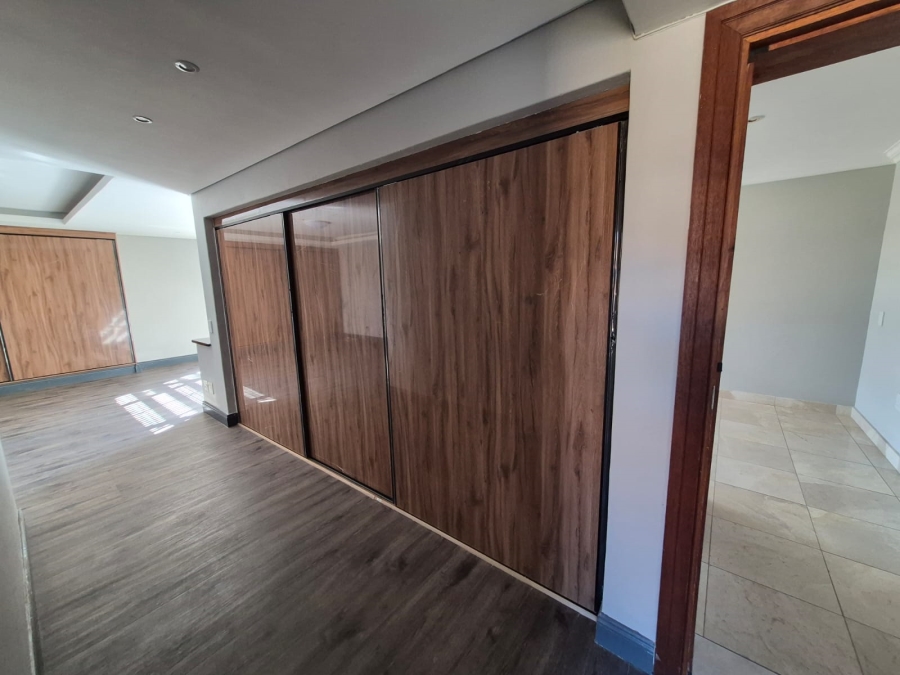 To Let 4 Bedroom Property for Rent in Bedfordview Gauteng