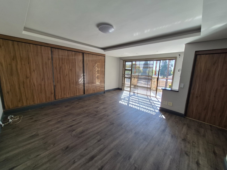 To Let 4 Bedroom Property for Rent in Bedfordview Gauteng