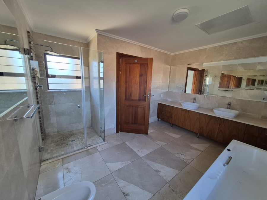To Let 4 Bedroom Property for Rent in Bedfordview Gauteng