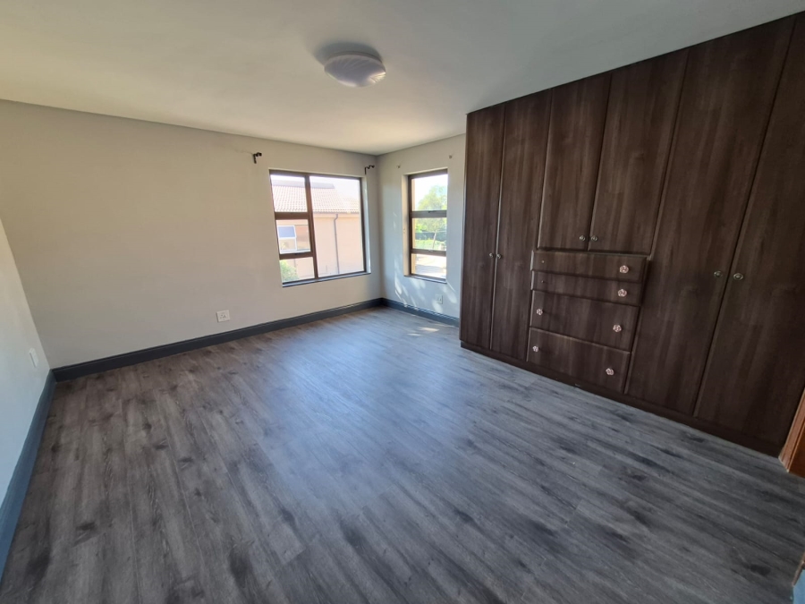 To Let 4 Bedroom Property for Rent in Bedfordview Gauteng