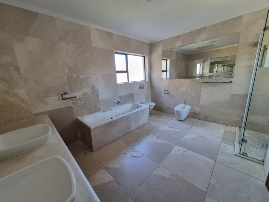 To Let 4 Bedroom Property for Rent in Bedfordview Gauteng