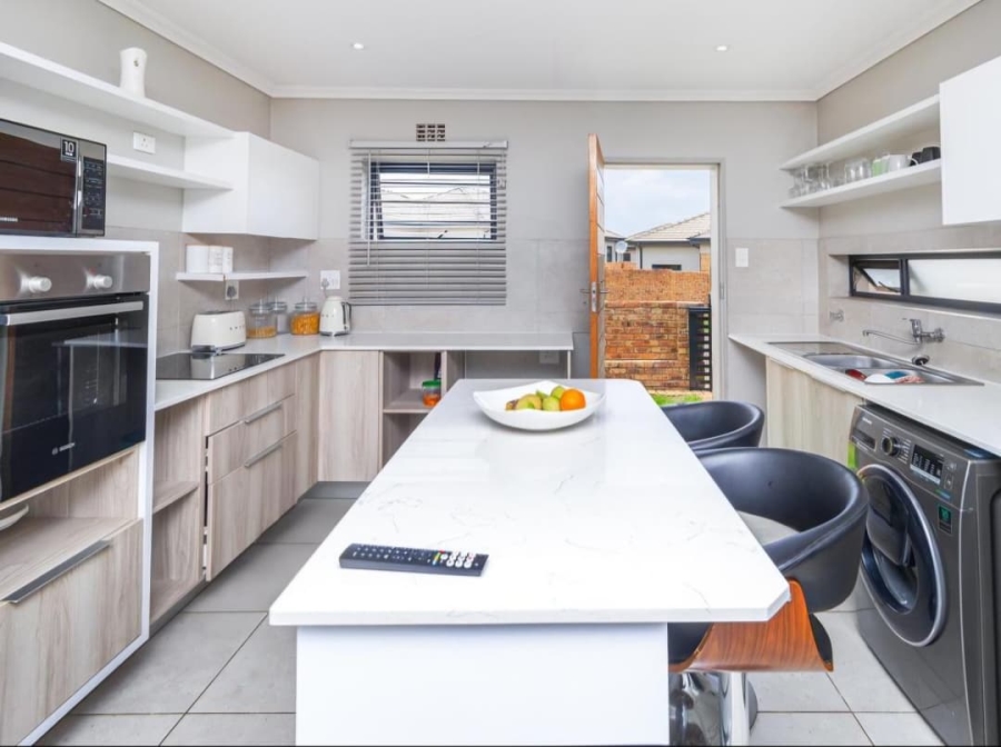 3 Bedroom Property for Sale in Lion Pride Gauteng