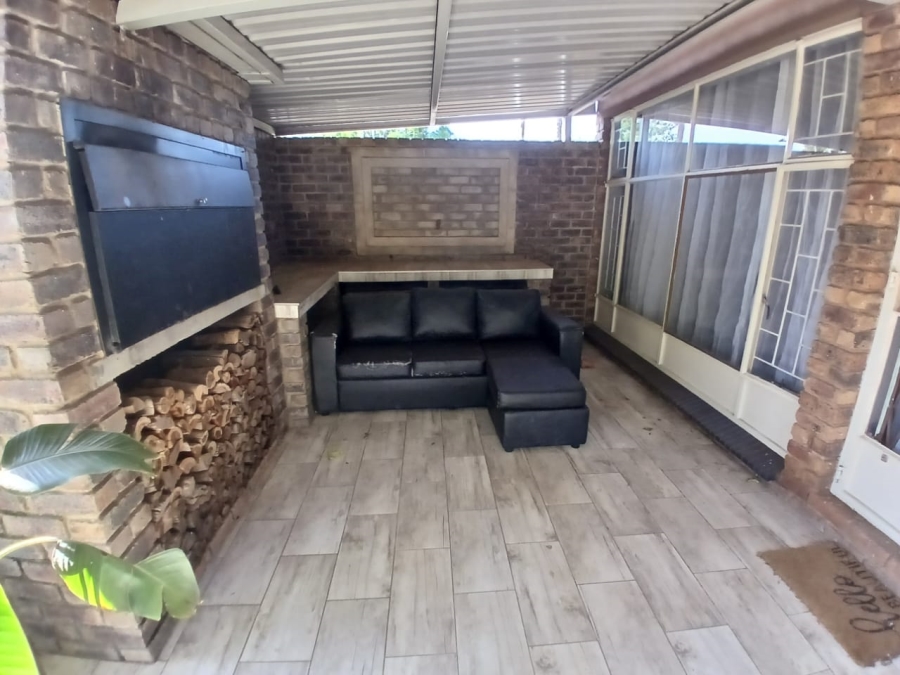 4 Bedroom Property for Sale in Meyerspark Gauteng