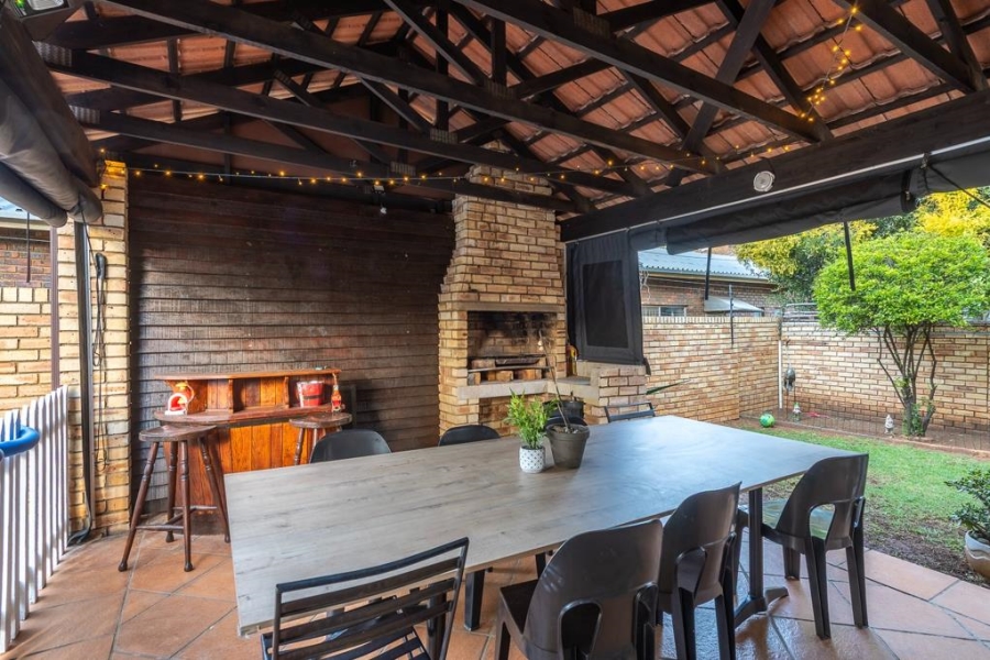 3 Bedroom Property for Sale in New Redruth Gauteng