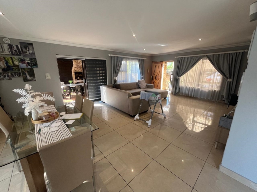 3 Bedroom Property for Sale in New Redruth Gauteng