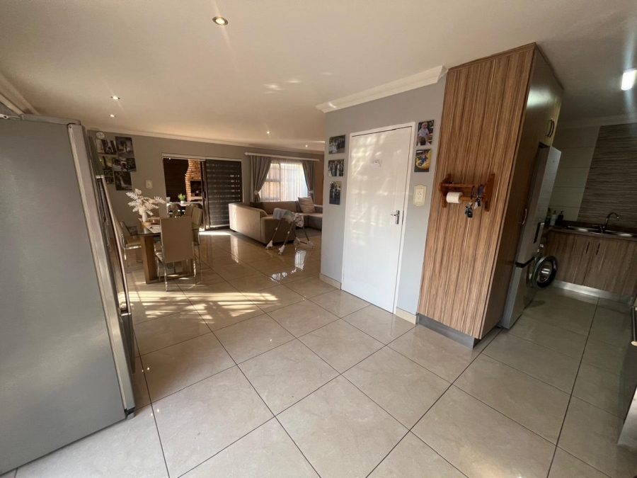 3 Bedroom Property for Sale in New Redruth Gauteng