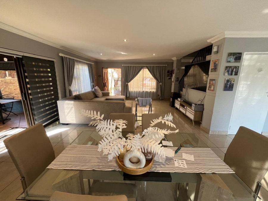 3 Bedroom Property for Sale in New Redruth Gauteng