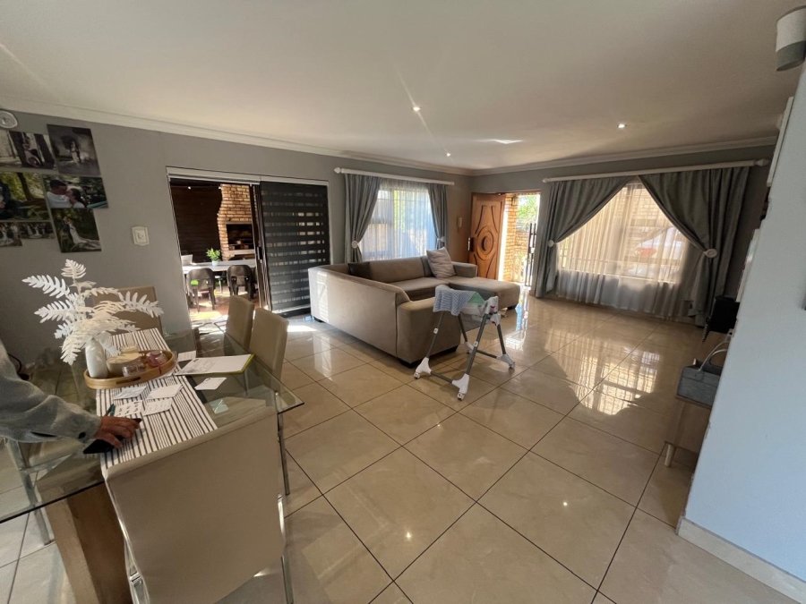 3 Bedroom Property for Sale in New Redruth Gauteng