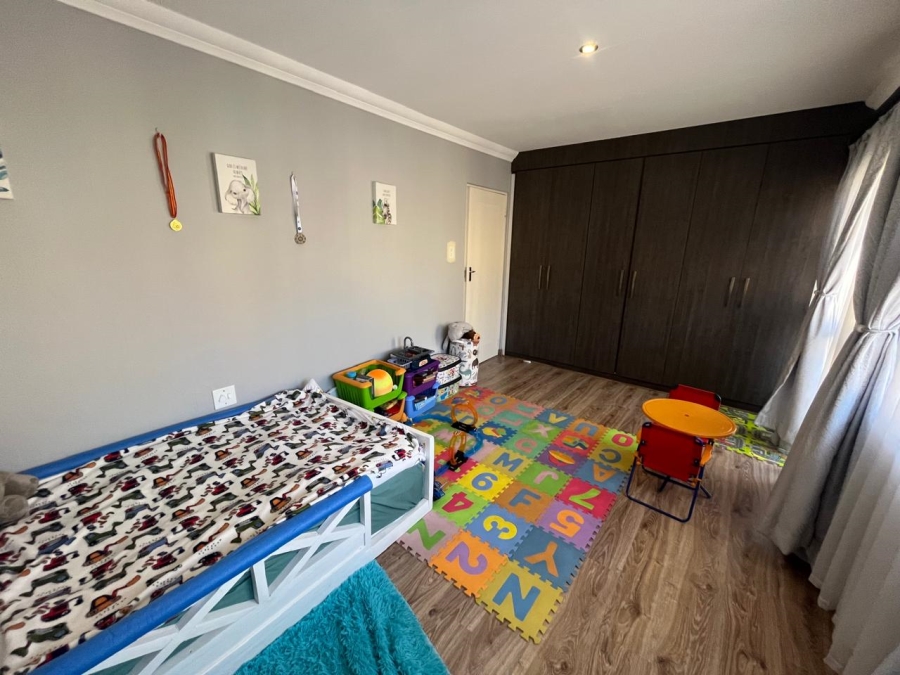3 Bedroom Property for Sale in New Redruth Gauteng