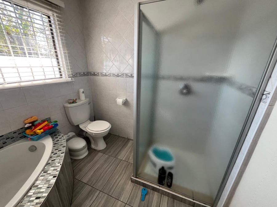 3 Bedroom Property for Sale in New Redruth Gauteng