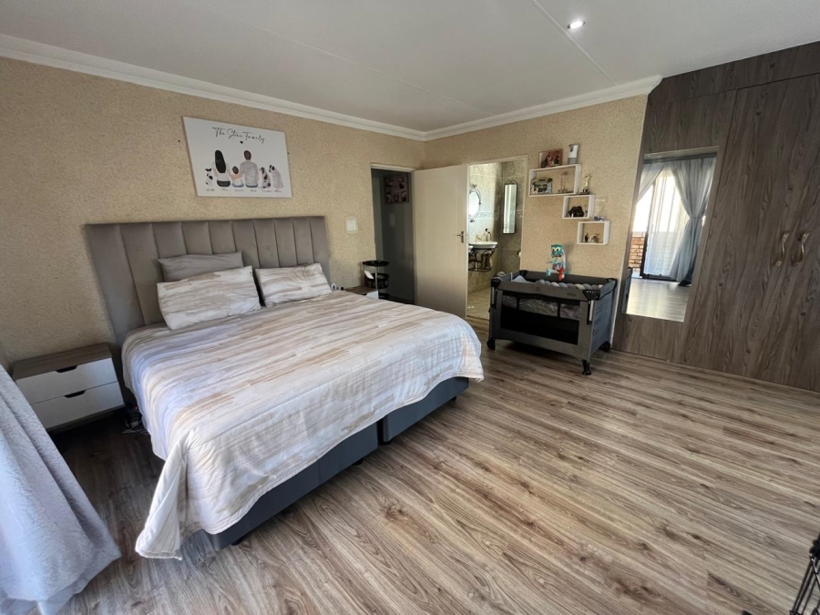 3 Bedroom Property for Sale in New Redruth Gauteng