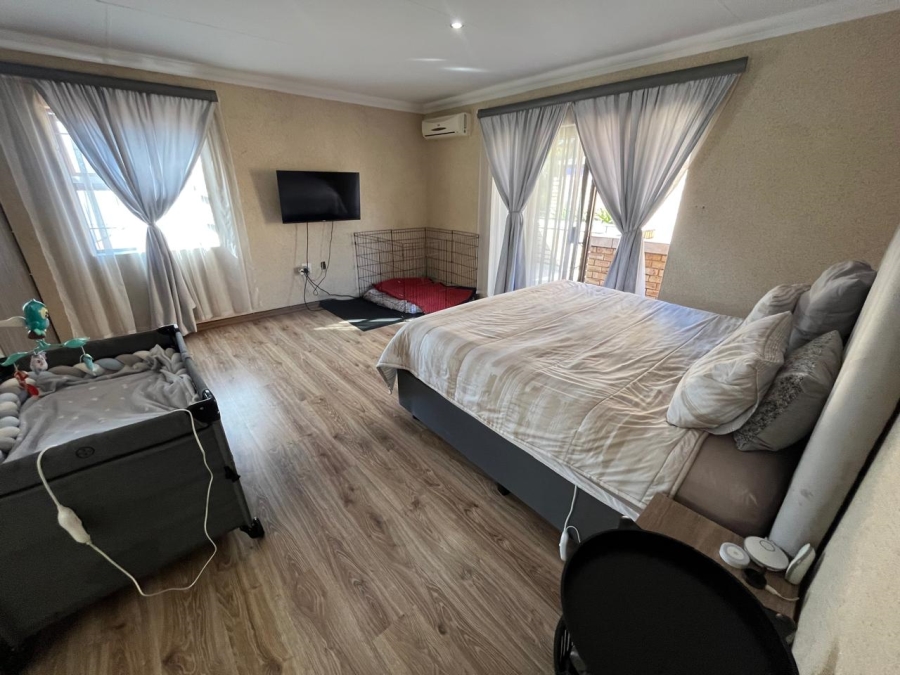3 Bedroom Property for Sale in New Redruth Gauteng