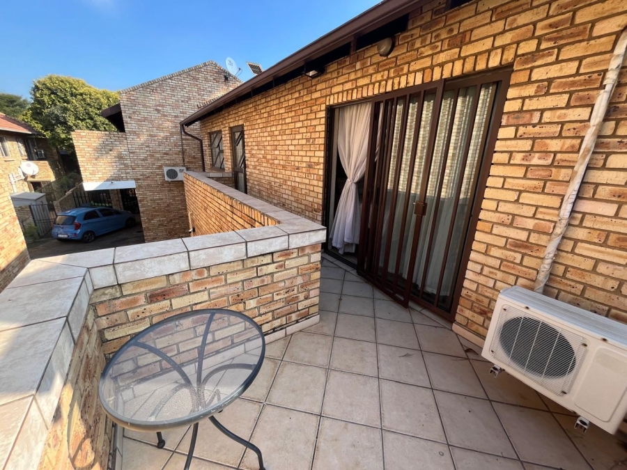 3 Bedroom Property for Sale in New Redruth Gauteng