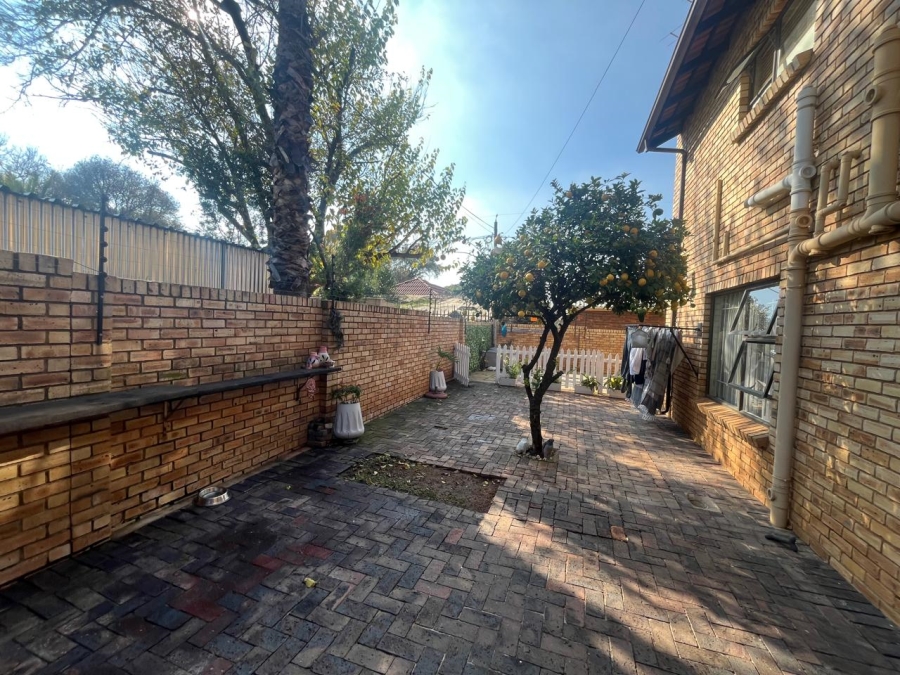 3 Bedroom Property for Sale in New Redruth Gauteng