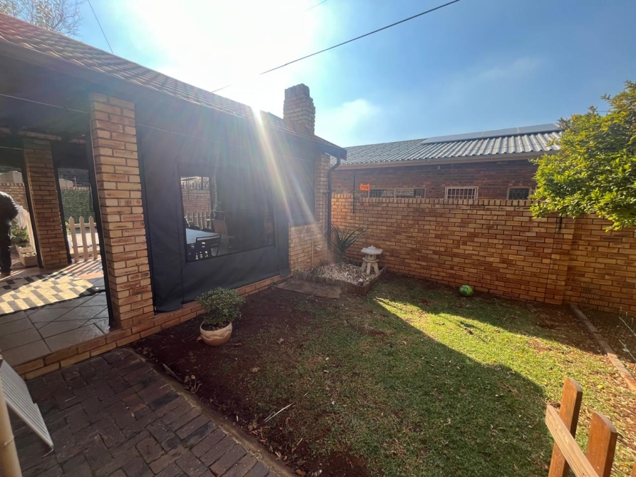 3 Bedroom Property for Sale in New Redruth Gauteng