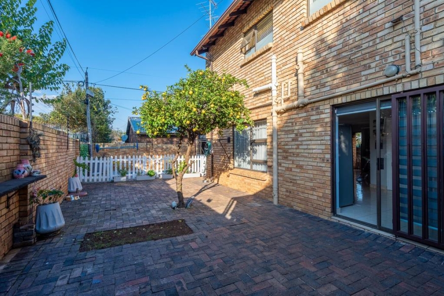 3 Bedroom Property for Sale in New Redruth Gauteng