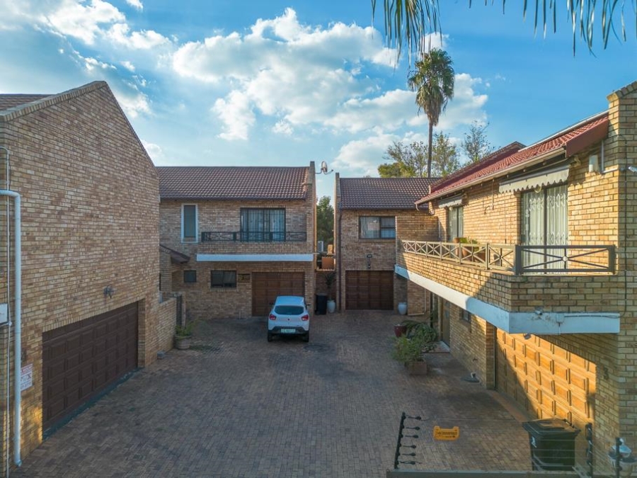 3 Bedroom Property for Sale in New Redruth Gauteng