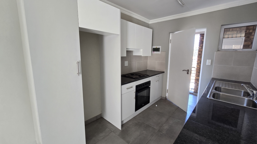 2 Bedroom Property for Sale in Norton Small Farms Gauteng
