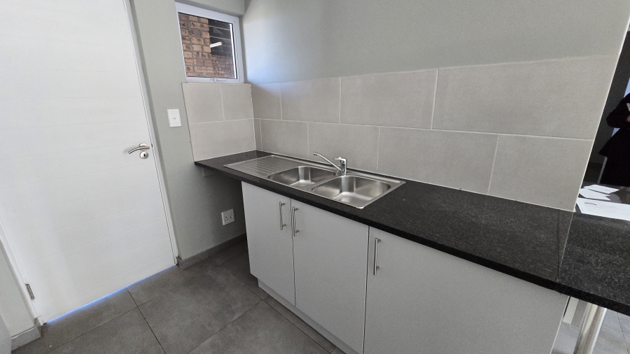 2 Bedroom Property for Sale in Norton Small Farms Gauteng