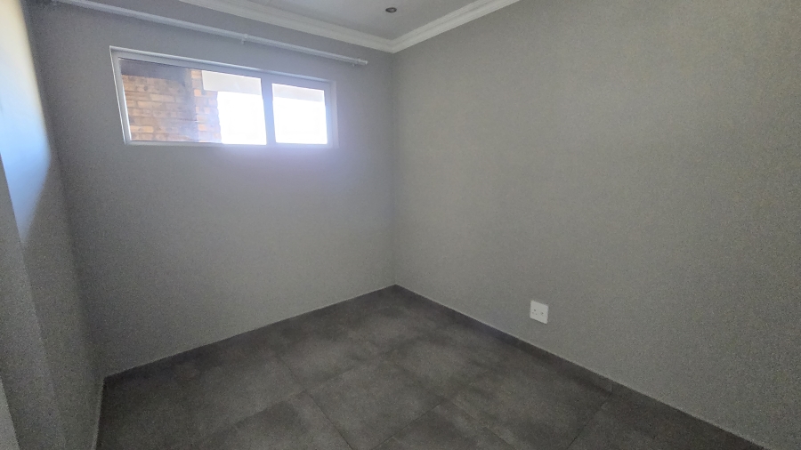2 Bedroom Property for Sale in Norton Small Farms Gauteng